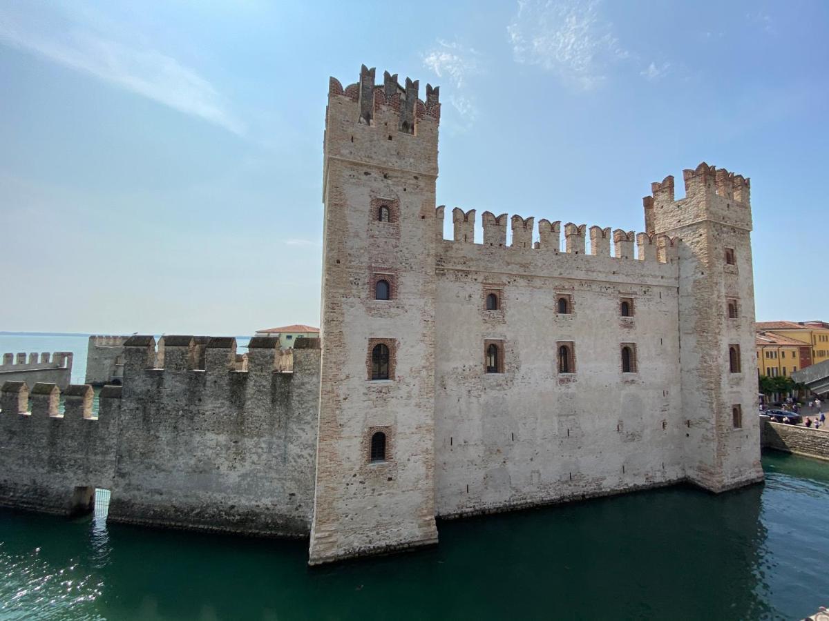 Castello Mavino Apartment Sirmione Exterior photo