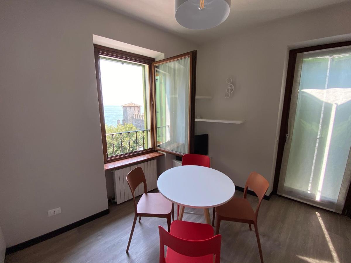 Castello Mavino Apartment Sirmione Exterior photo