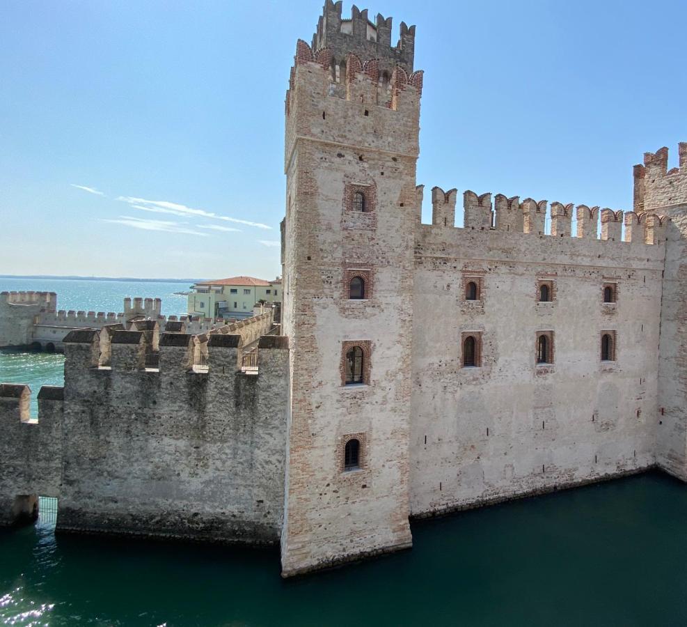 Castello Mavino Apartment Sirmione Exterior photo