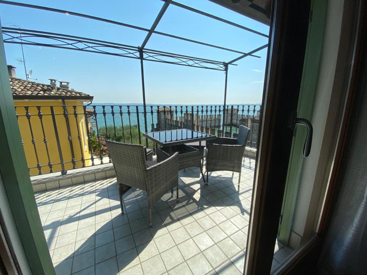 Castello Mavino Apartment Sirmione Exterior photo